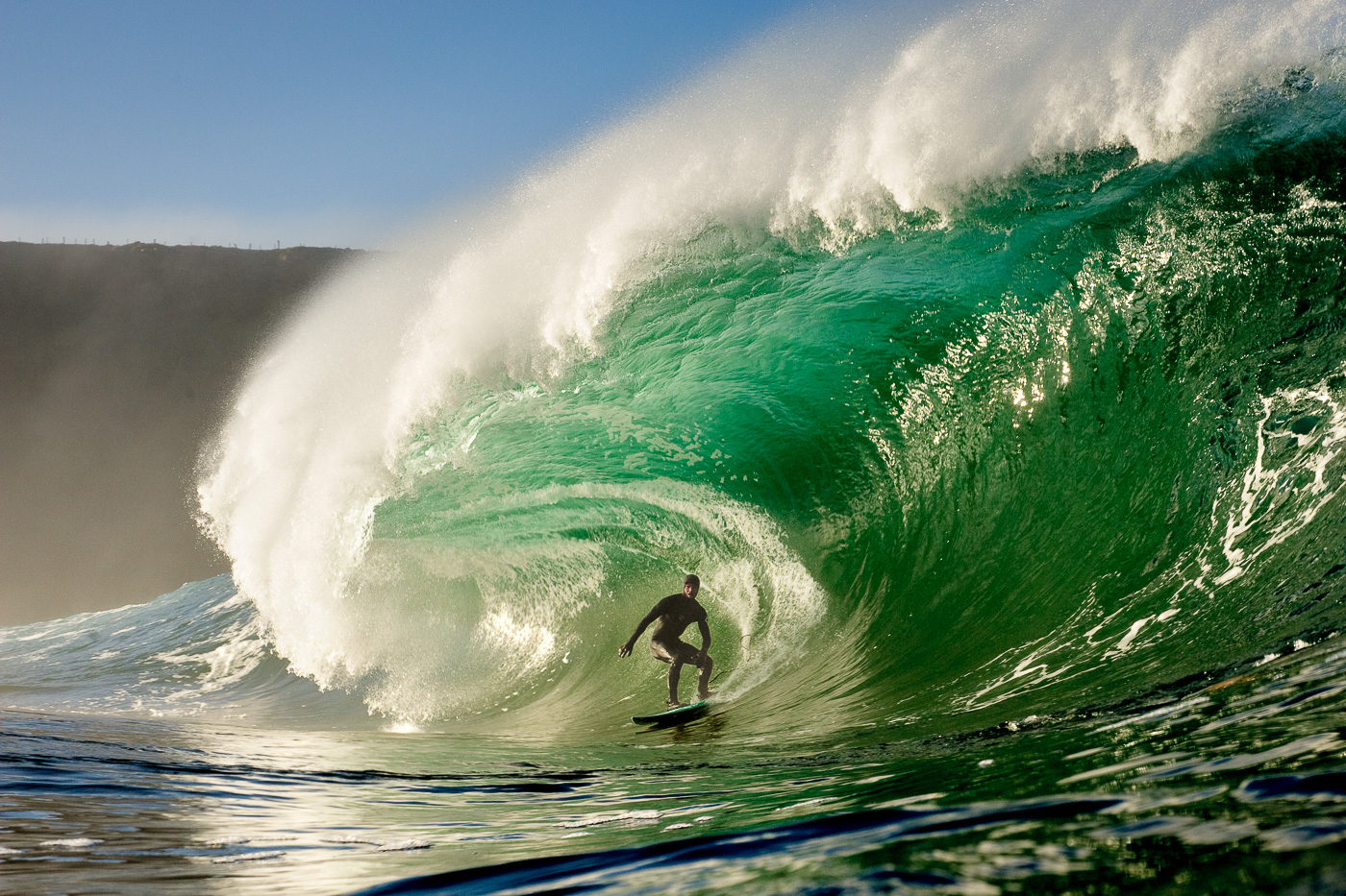 tom_lowe_surfing_rileys